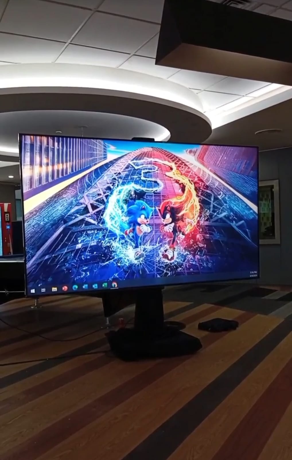sewa tv 100 inch jabodetabek untuk panggung dan expo